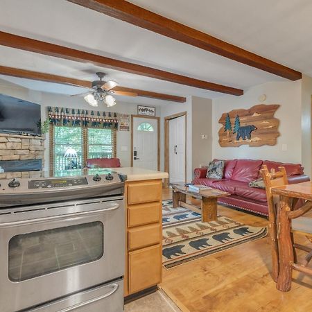 Treehouse Between Gatlinburg And Pigeon Forge. Pet Friendly! Esterno foto