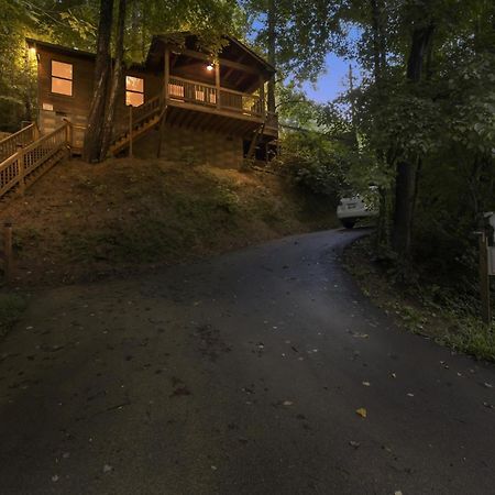 Treehouse Between Gatlinburg And Pigeon Forge. Pet Friendly! Esterno foto
