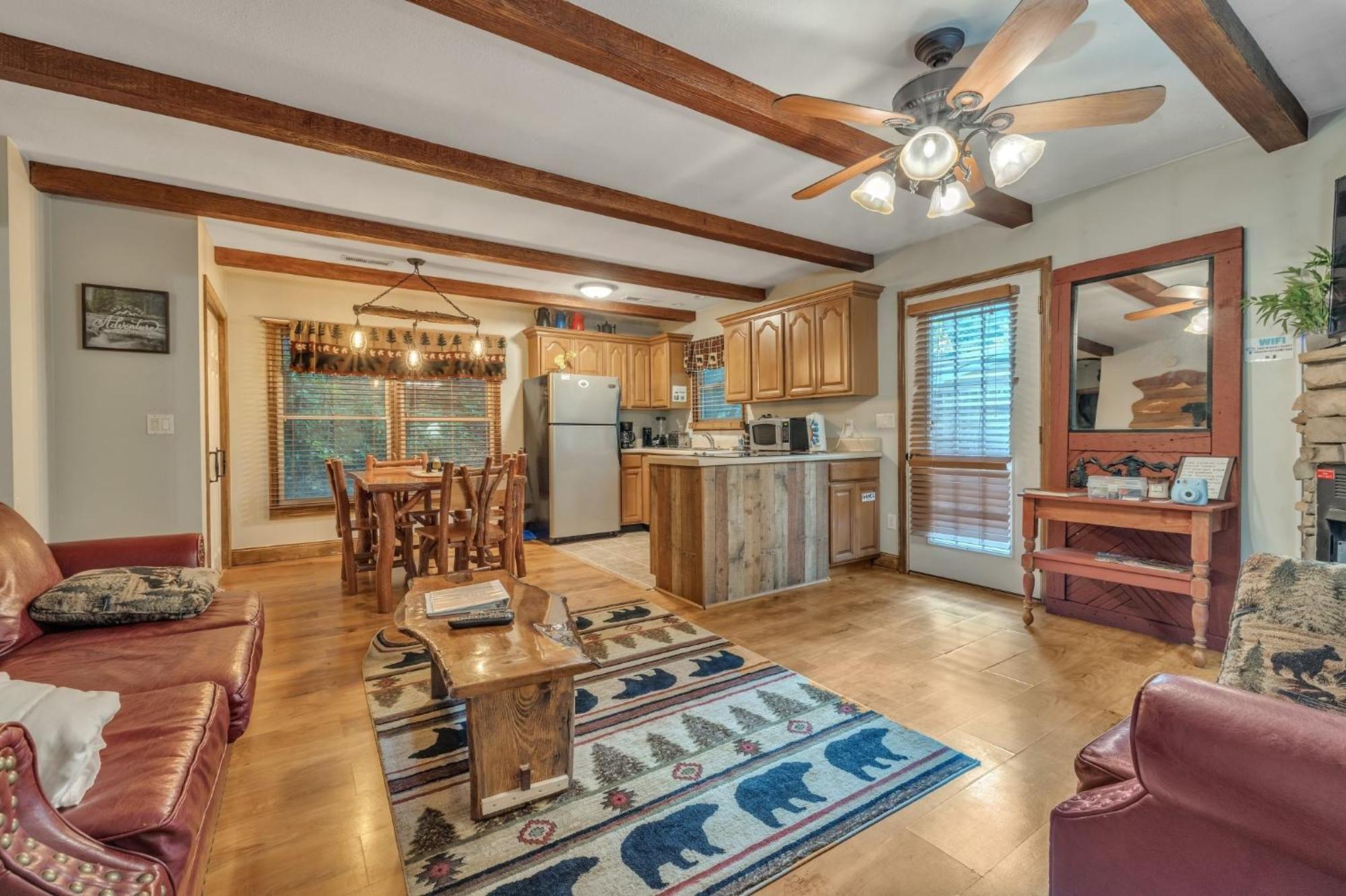 Treehouse Between Gatlinburg And Pigeon Forge. Pet Friendly! Esterno foto
